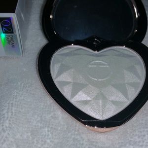 O.TWO.O Cosmetics Eternal Heart Highlighter #02